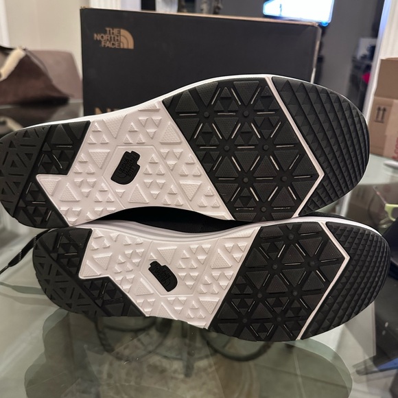 New in Box The North Face Men's Black Hiking Shoes Back to Berkeley sz 12 - Picture 9 of 12